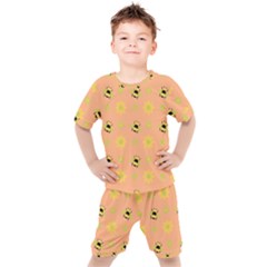 Bee A Bug Nature Wallpaper Kid s Set by Sapixe