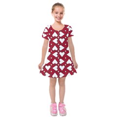 Graphic Heart Pattern Red White Kids  Short Sleeve Velvet Dress by HermanTelo
