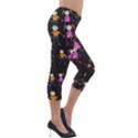 Seamless Tile Background Lightweight Velour Capri Leggings  View4