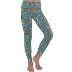 006 - Funky Oldschool 70s Wallpaper - Exploding Circles Kids  Lightweight Velour Classic Yoga Leggings by DinzDas