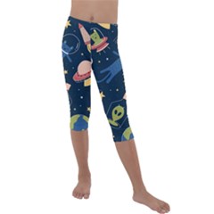 Seamless-pattern-with-funny-aliens-cat-galaxy Kids  Lightweight Velour Capri Leggings  by Wav3s